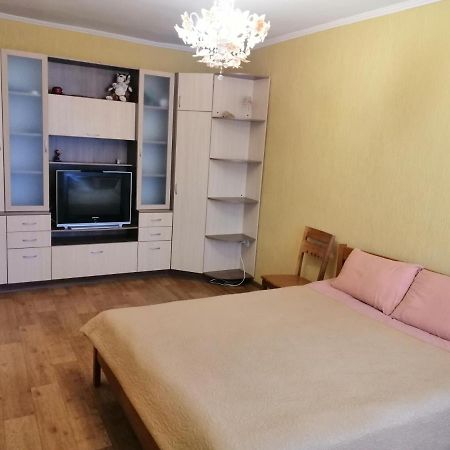 Уютная Квартира На Лётной 6 Černihiv Exteriér fotografie